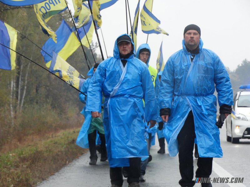 Недовольные украинской властью протестующие приближаются к Киеву