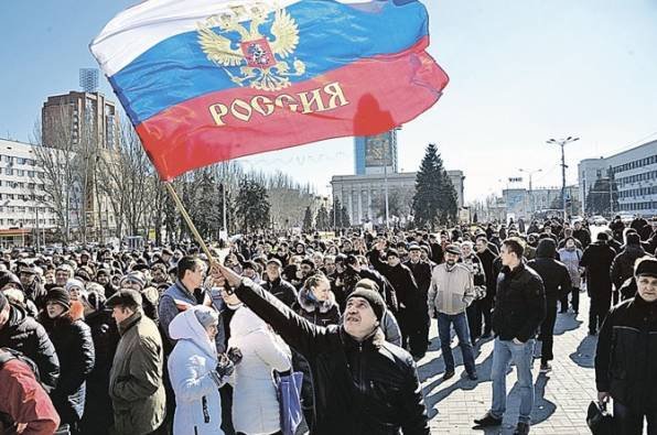 Итоги соцопроса: жители ДНР видят свое будущее только вместе с Российской Федерацией и хотят получить ее гражданство