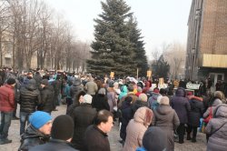 В Ясиноватой сход граждан выступил против смены градоначальника