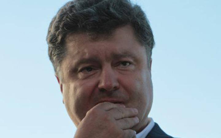 «Гибридные» конфузы Порошенко: уйти или остаться?