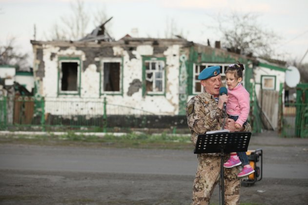 «Патриотические силы Донбасса» организовали в Никишино концерт